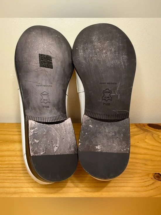 Tory Burch | Classic Slip On Double T Scalloped Leather Loafer in New Ivory 7.5 - Picture 11 of 13